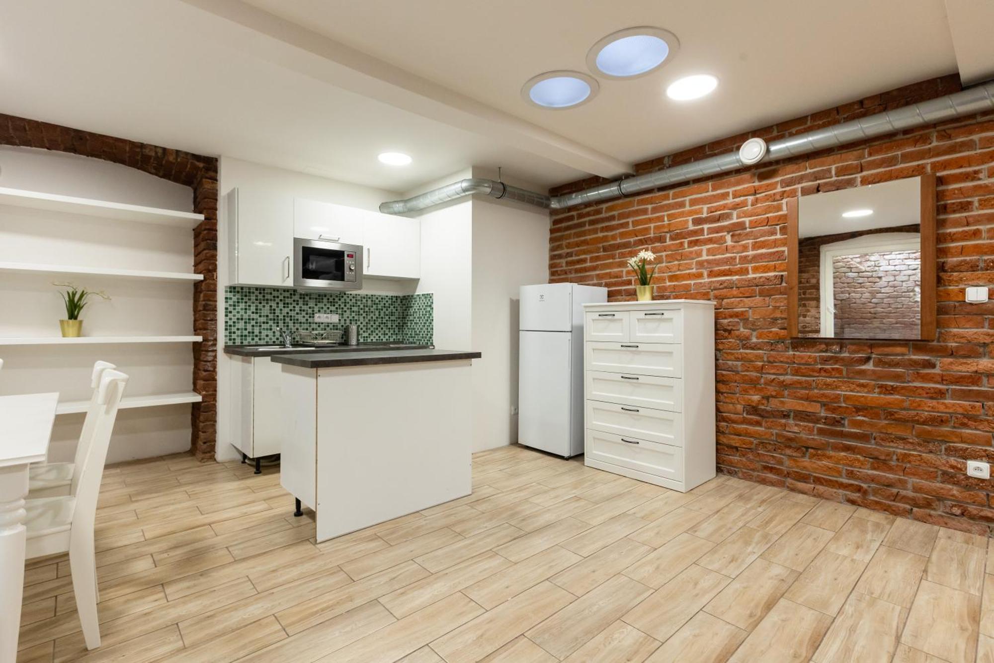 Spacious Apartment In Quiet Courtyard Near Charles Bridge براغ المظهر الخارجي الصورة